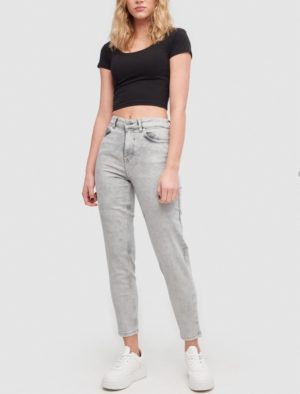 Jeans de mujer mom slim básicos gris INSIDE